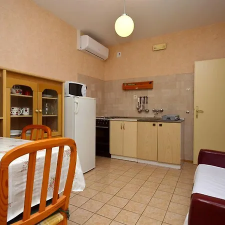 Apartment Jadran *